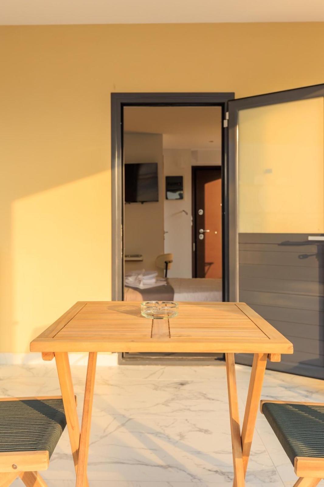 Aiolos Super Lux Suite Jucuzzi Nea Smyrni Centre Atenas Exterior foto