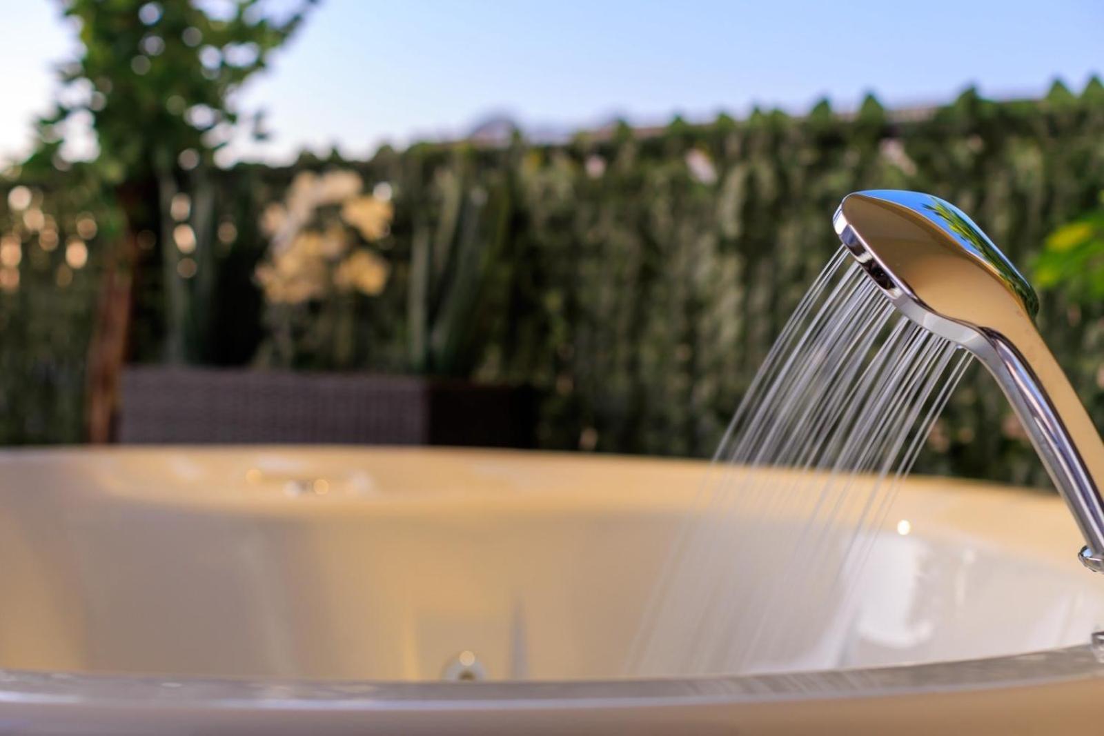 Aiolos Super Lux Suite Jucuzzi Nea Smyrni Centre Atenas Exterior foto